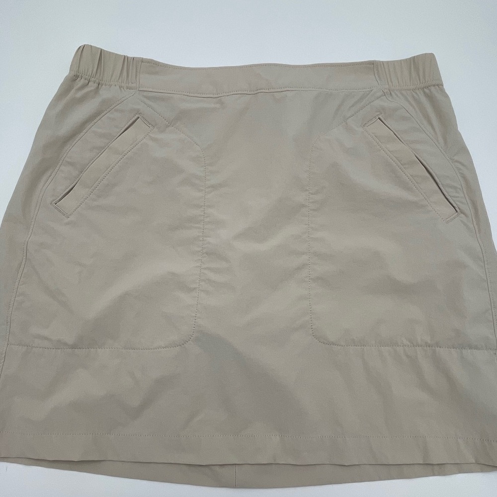 Woolrich Cream khaki tennis skort activewear, athletic, comfy, elastic waist M